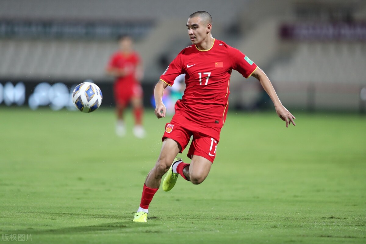 武磊双响献绝杀国足3:2击败越南,国足3比2越南武磊绝杀球