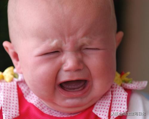 哭了不抱安抚可以吗,哭了不抱的育儿理论