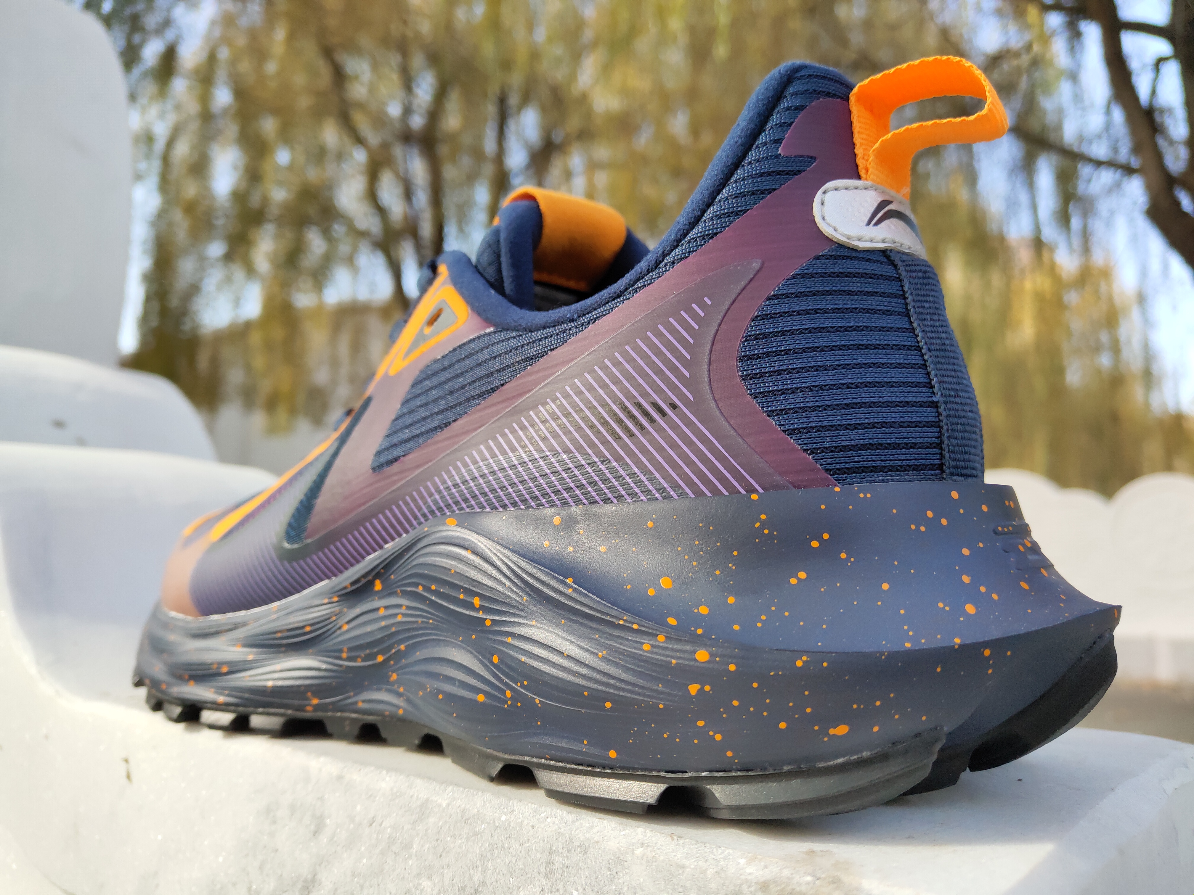 防雨雪运动鞋李宁,李宁无惧风雨