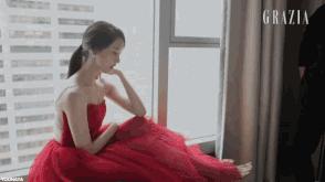 她不做微商、不做代购，却通过经营朋友圈月入10万+