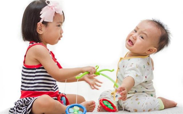 应对可怕的两岁家长应该这样做,孩子进入可怕的两岁该怎么应对