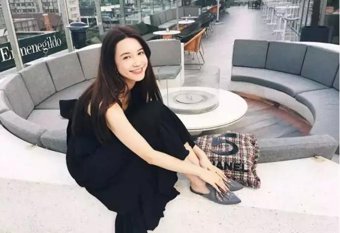 一天收入超1.7亿，比明星还会赚钱的网红小姐姐要去美国上市了！