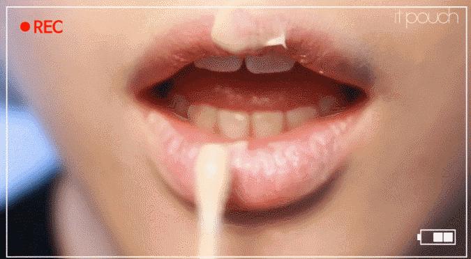 孩子爱舔嘴唇周围都是红的怎么办,孩子老爱舔嘴唇是什么原因