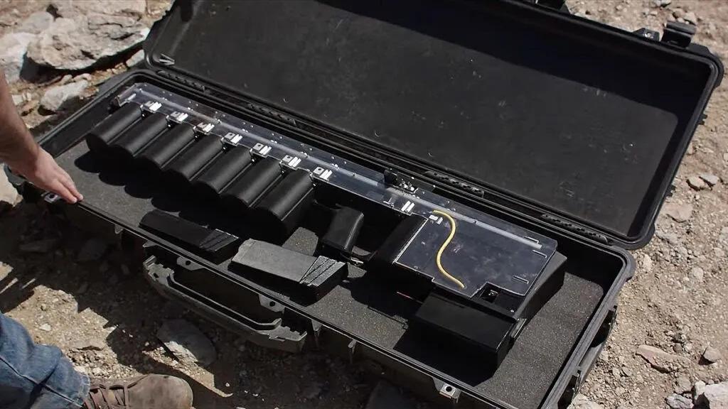 看世界第一只手持电磁枪