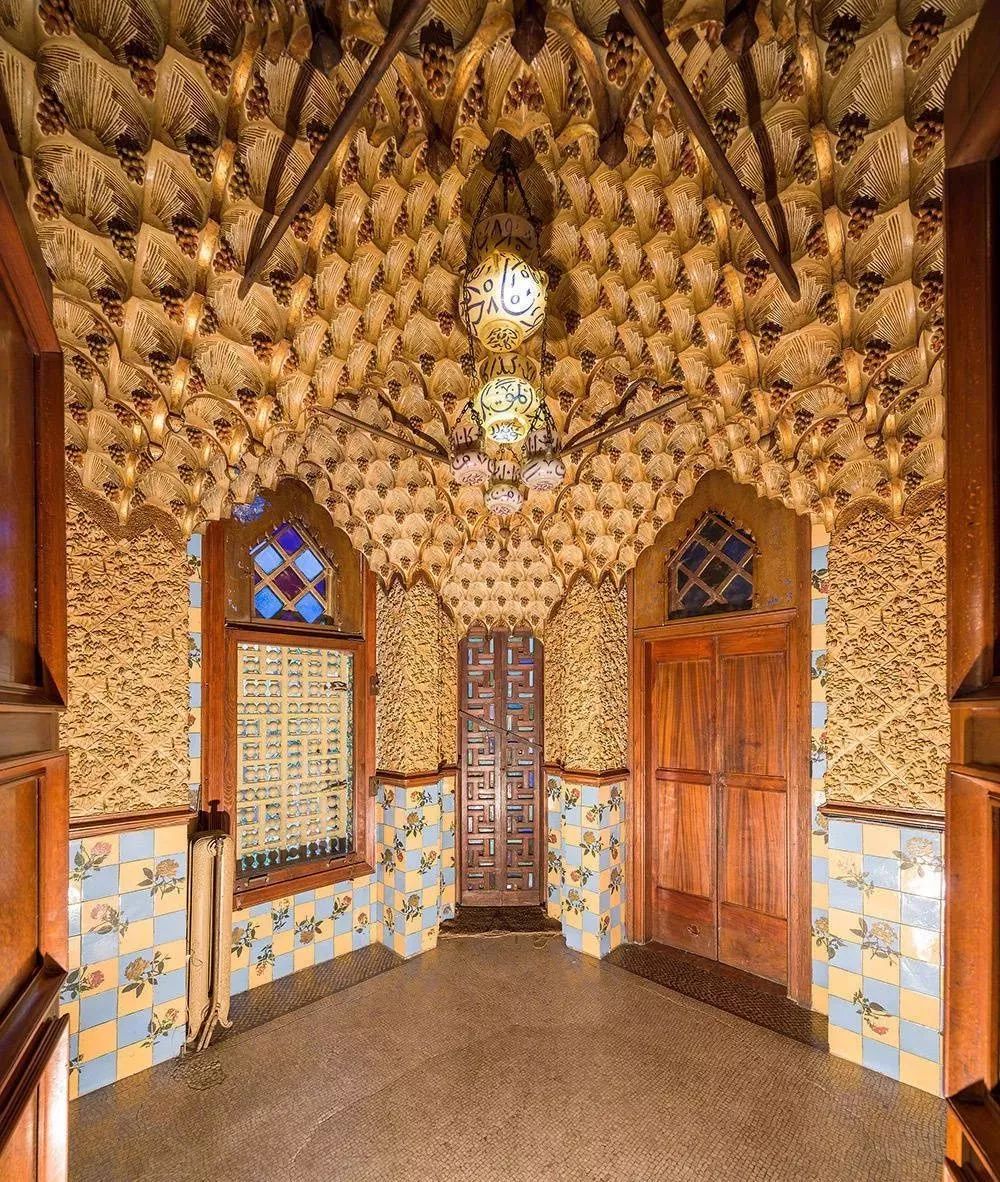 巴塞罗那72小时:住进高迪的幻梦世界