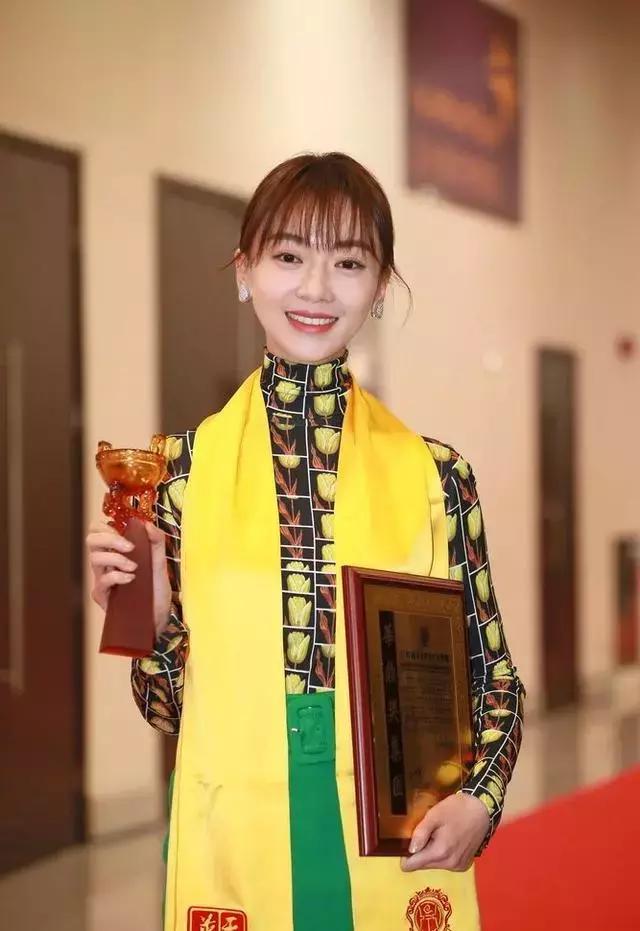 有钱有闲风华绝代,有钱有闲有美貌