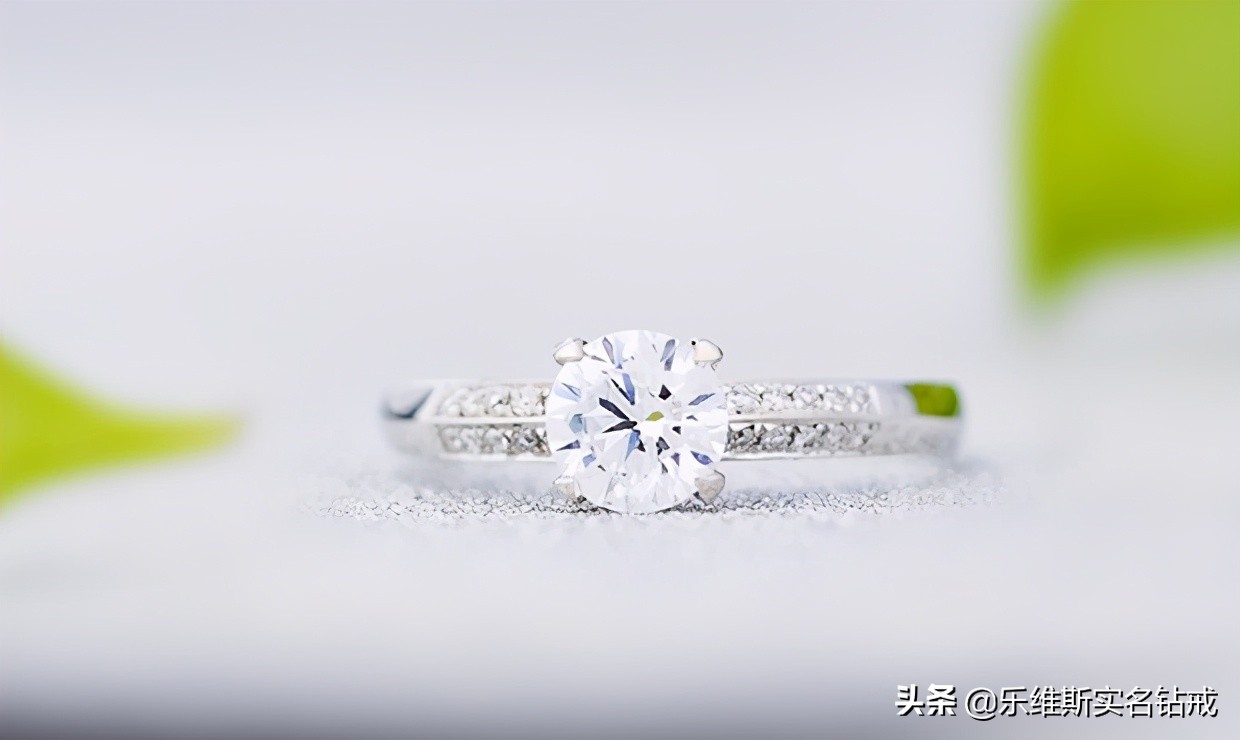 婚戒买铂金好还是买黄金好,婚戒买钻石好还是宝石好
