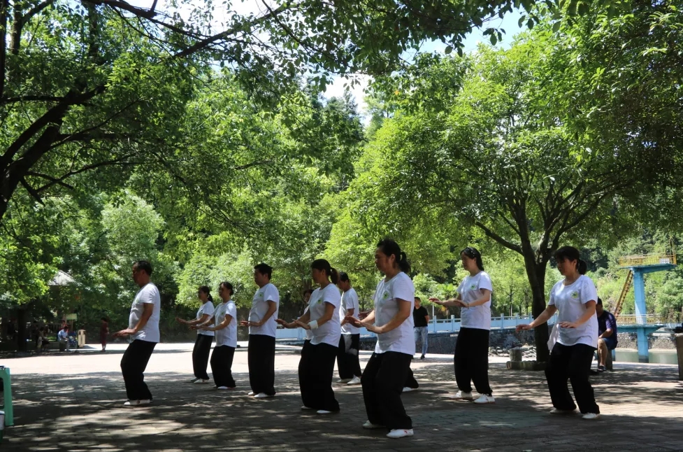 新建足球场现状,最新足球场建设规划图