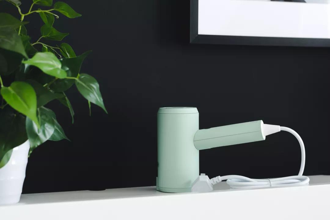 李佳琦带火的“东方戴森”:超大蒸汽一次熨5件，60秒摆平一件衣物