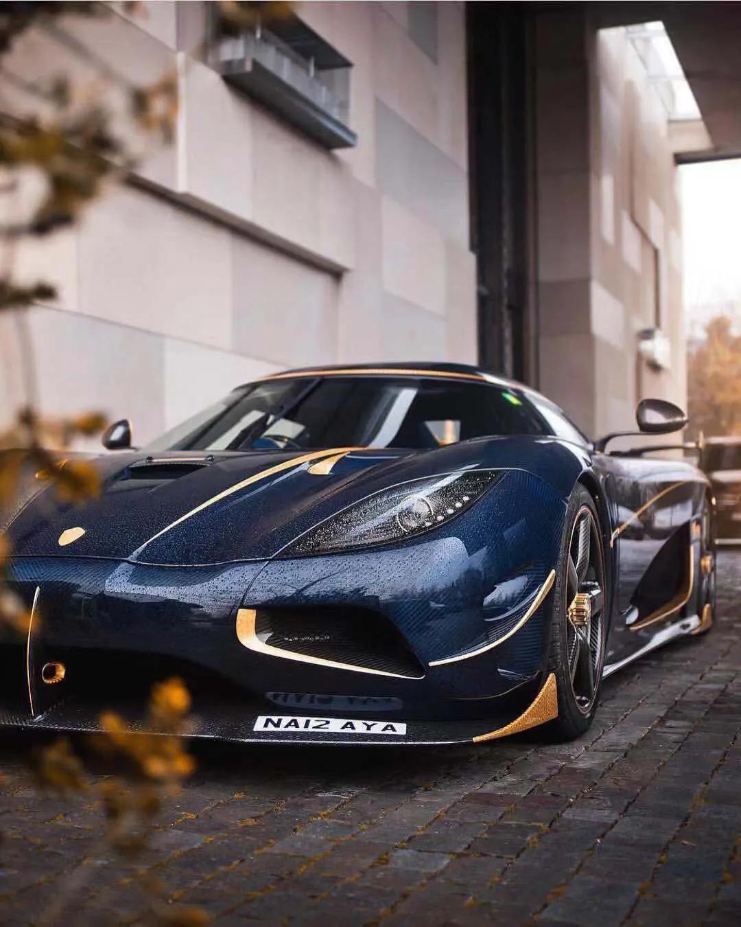 范迪塞尔开车飞跃摩天大楼,范迪塞尔跑车飞跃迪拜