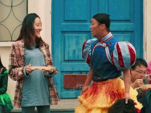 长得不美又没名气，她怎么就成了新任“星女郎”？