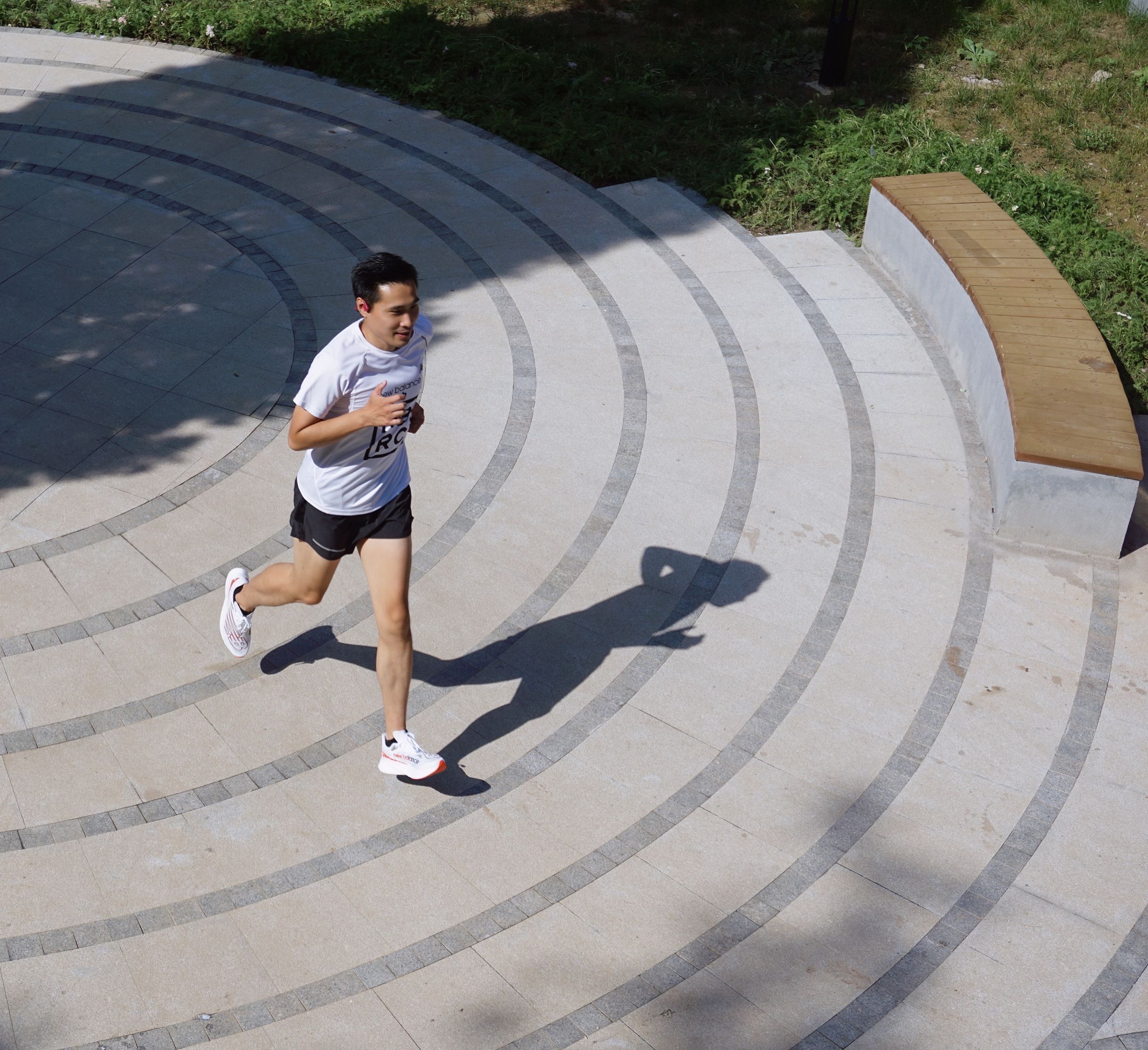 nbfuelcellrcelitev2跑鞋真实测评,nb高颜值复古跑鞋