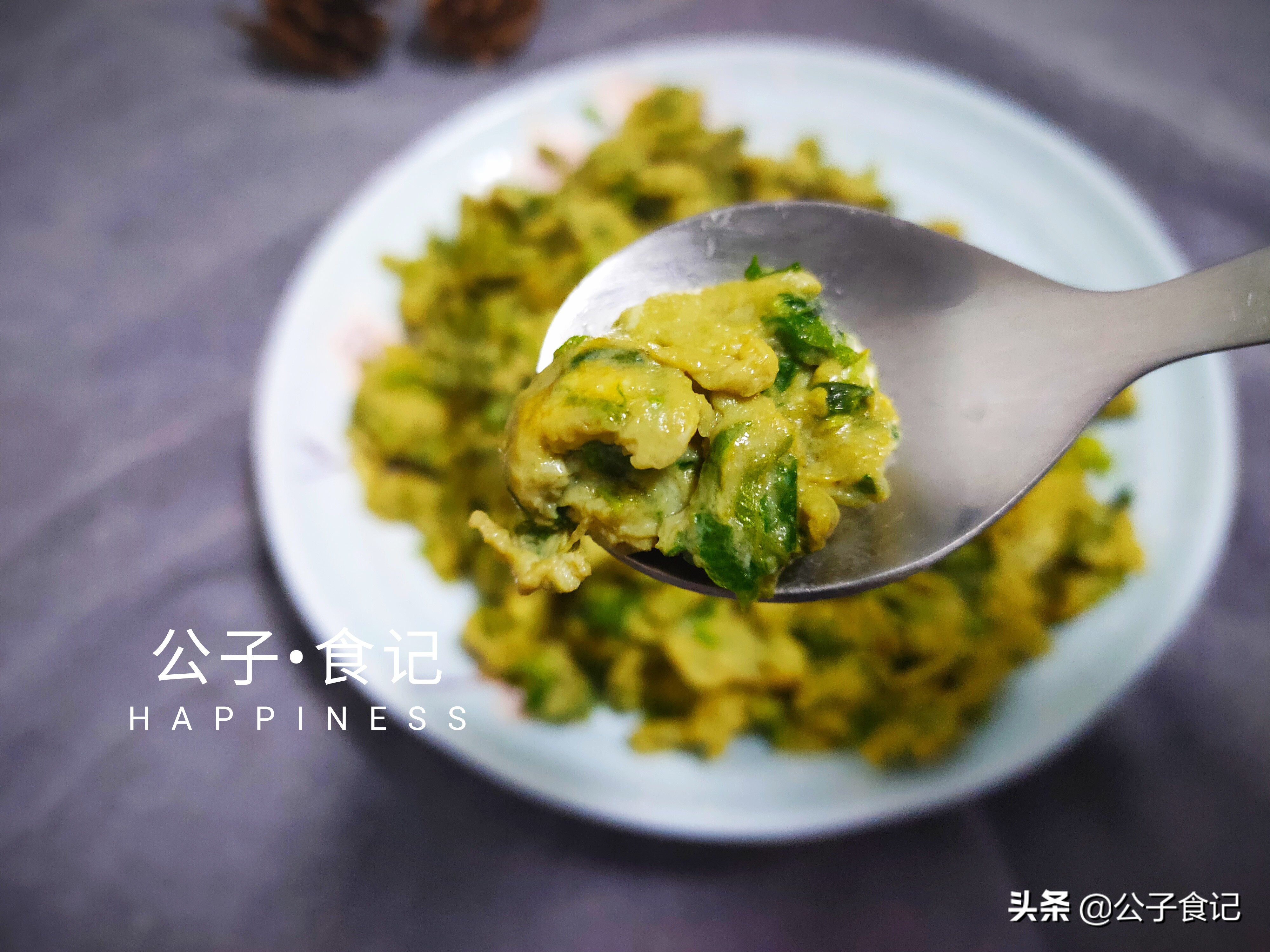 家常菜中常用香椿和鸡蛋同炒,香椿炒鸡蛋最正宗做法