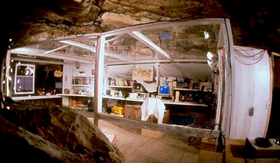 为验证时间不存在，科学家让女子住进地洞130天，实验结果如何？