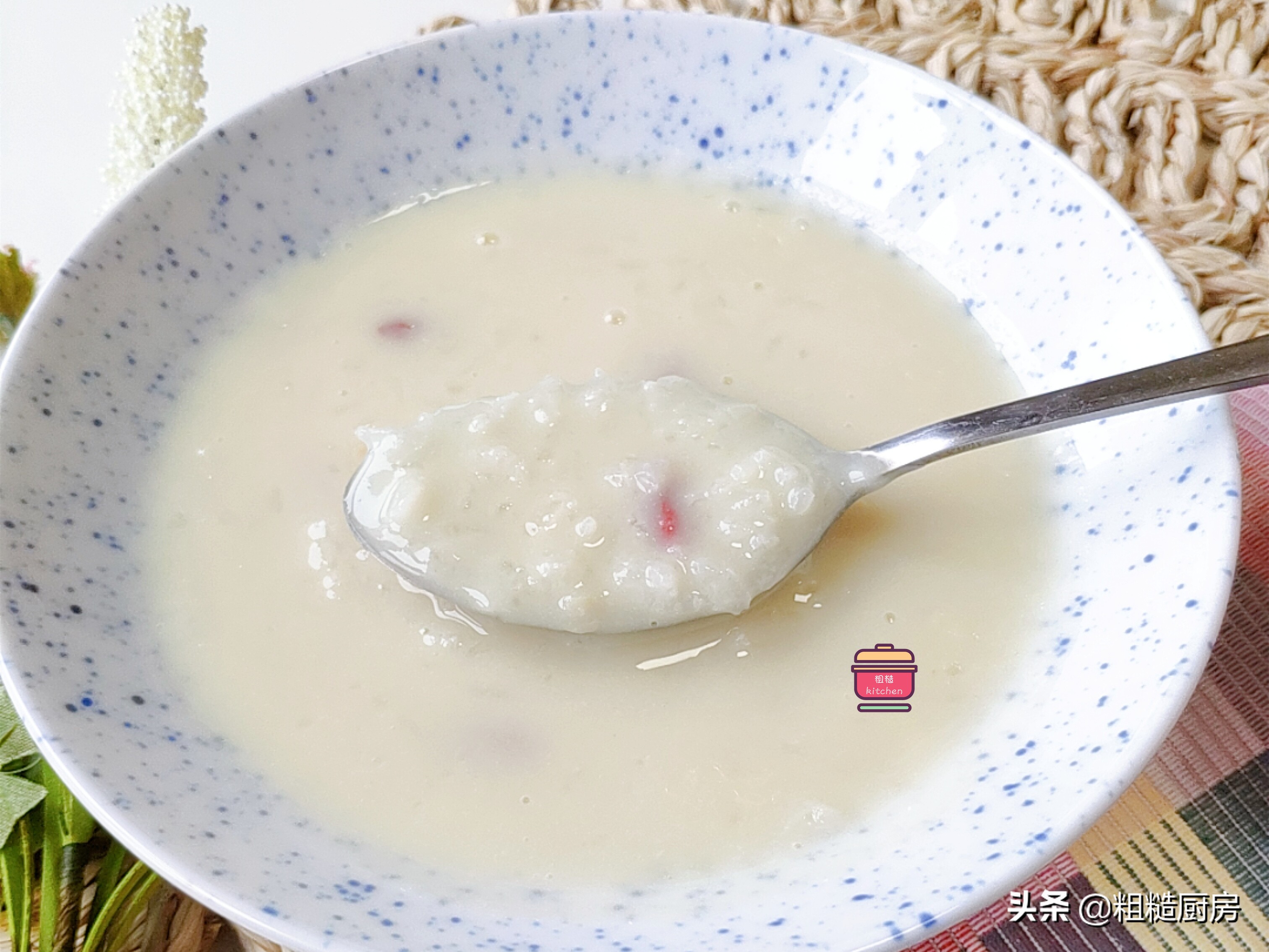 入秋必喝的八种不重样的营养汤,秋季早餐最养人的有哪几款养生粥