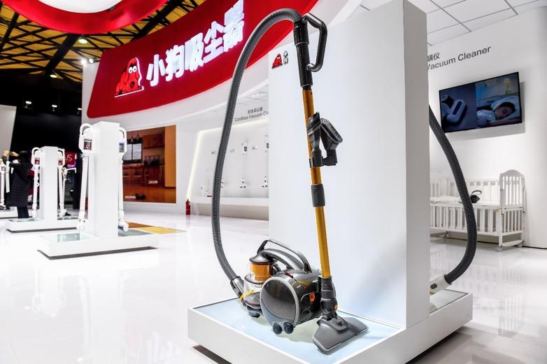 开启全能型清洁模式!小狗电器亮相AWE2019发布卧式吸尘器S9新品