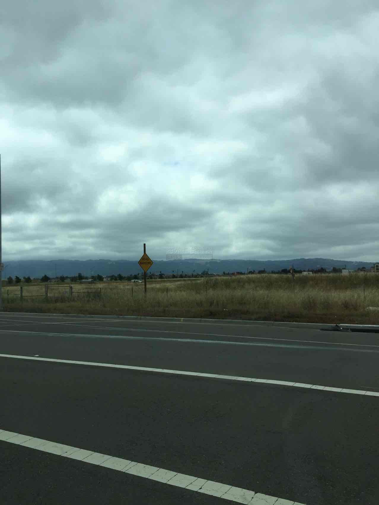 没有阳光的日子就用灯光照亮自己,没有阳光的日子连影子都会离开