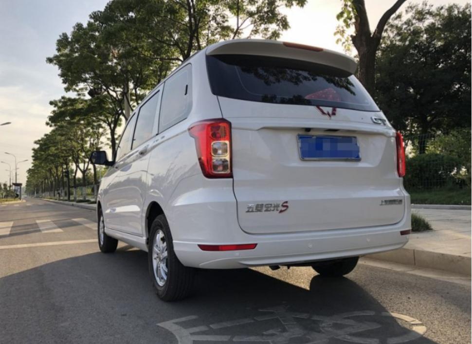 五菱手动挡后驱最新款,五菱宏光后驱车操控好么