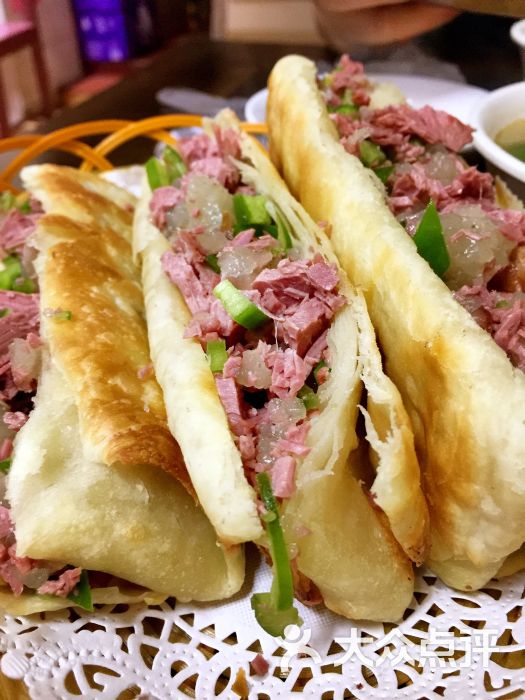 驴肉火烧吃着不香是不是假的,驴肉火烧到底哪里是正宗