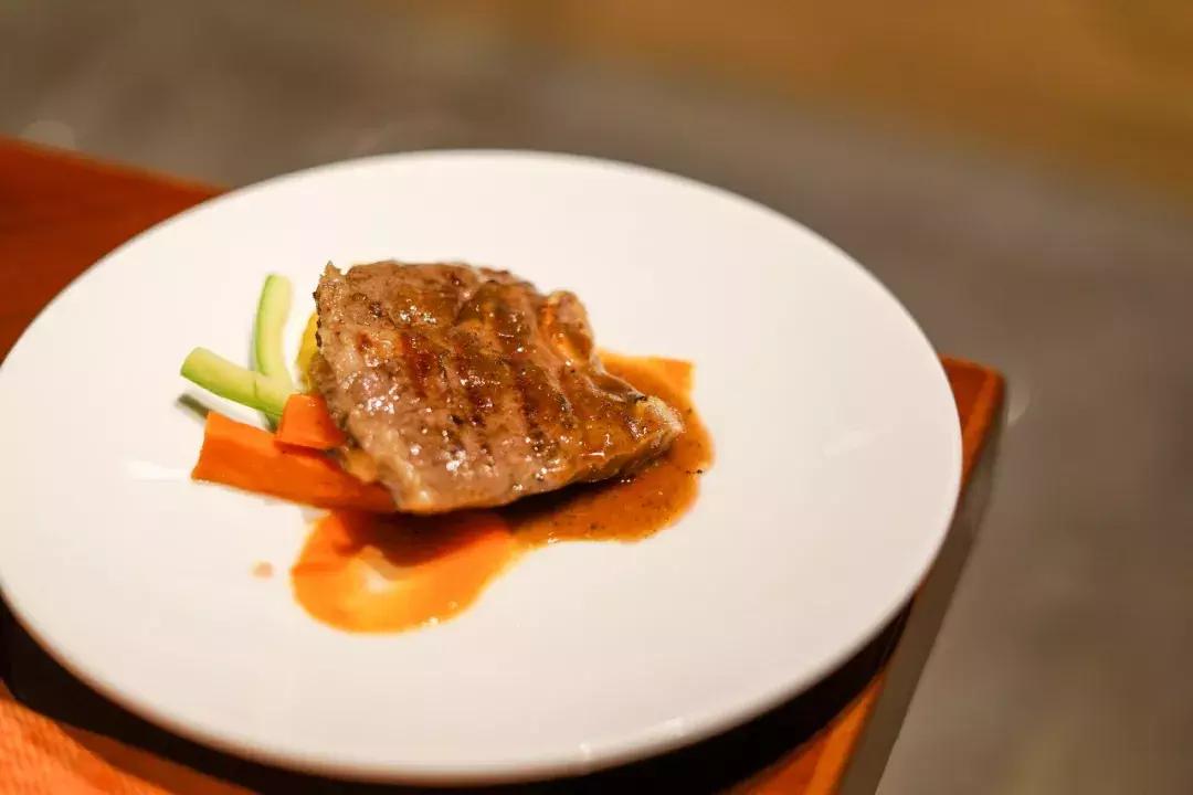 「思远说酒店」汉*江阳**滩繁华地——世茂希尔顿