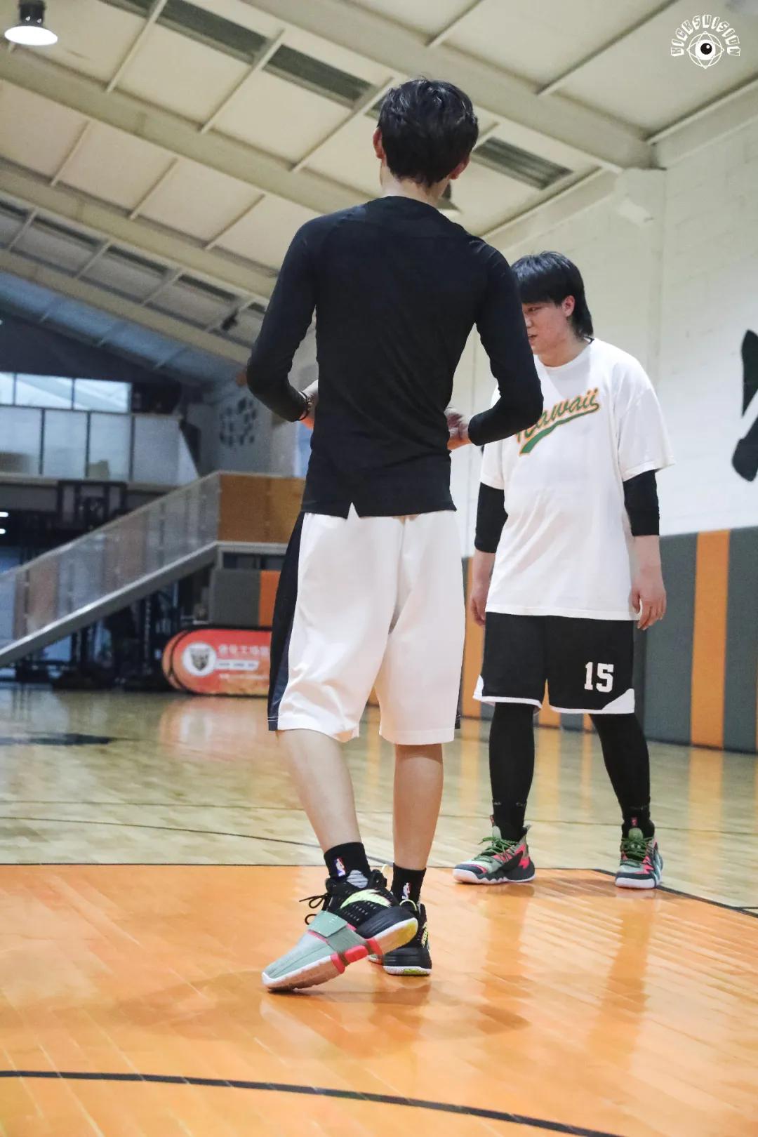 无论是打球还是穿鞋,你都「要疯」一点|KVSN众测