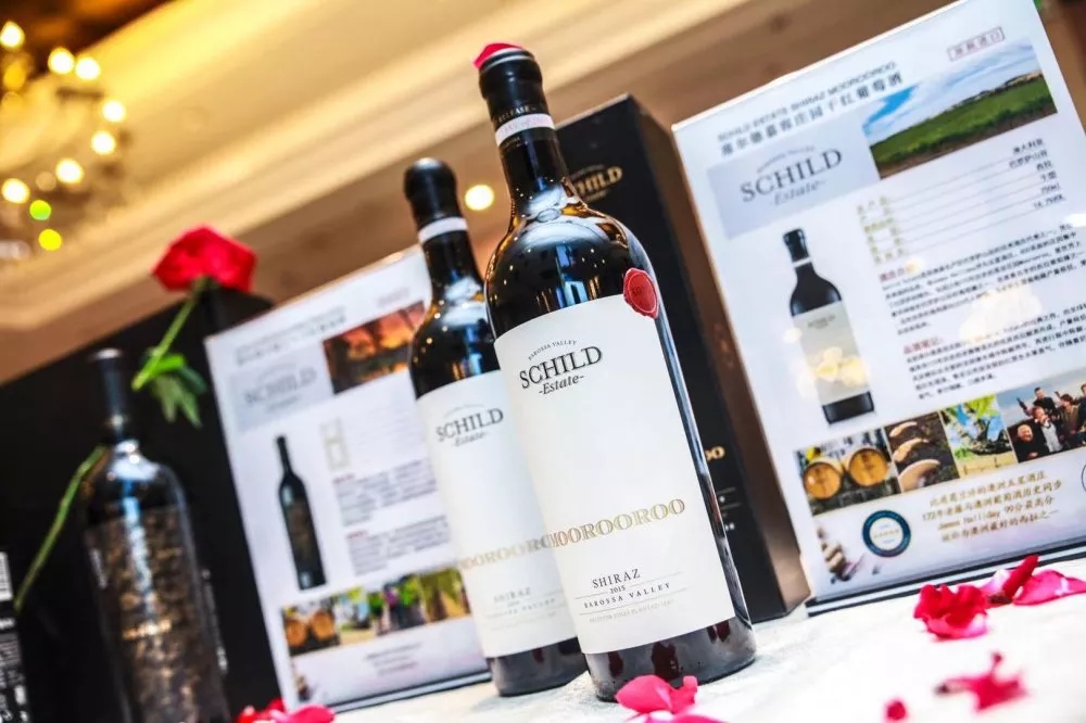 葡萄酒进了橡木桶，就像女人进了美容院