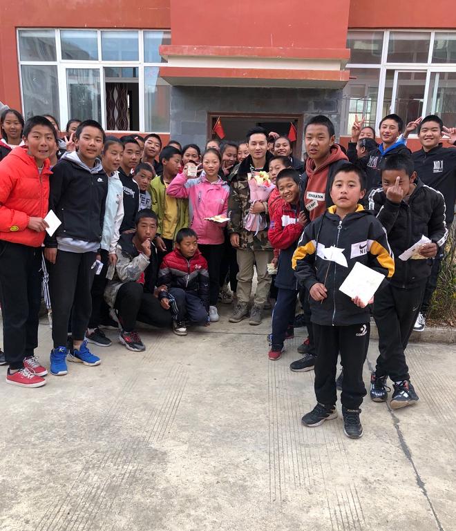 一名支教老师的别样青春,支教老师西藏感人视频