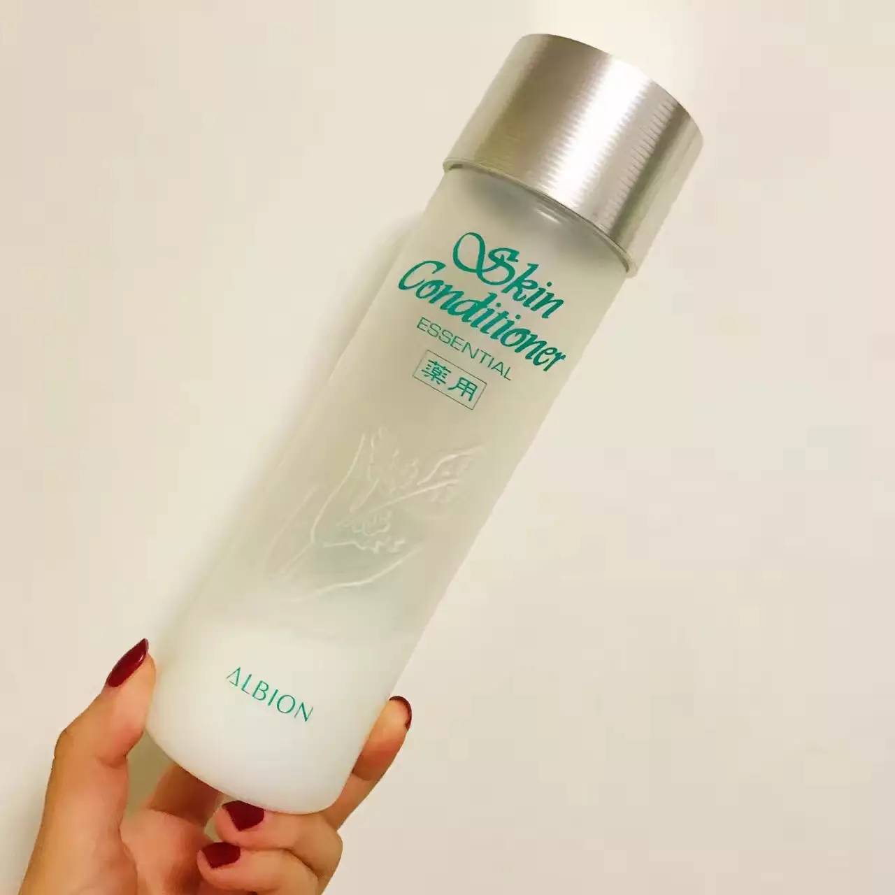 李佳琦推荐补水暗沉肌肤的水乳,李佳琦推荐湿敷爽肤水收缩毛孔