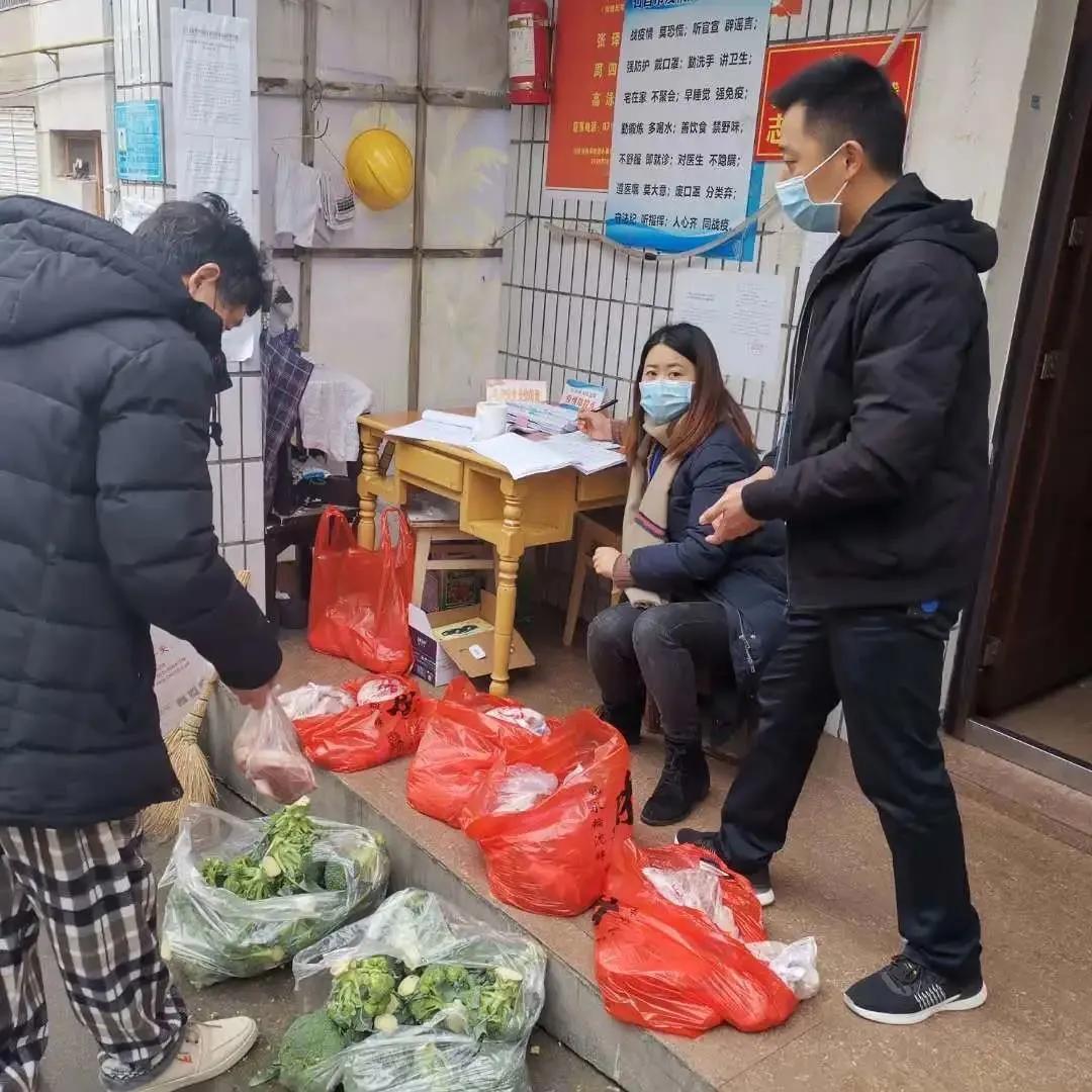 巾帼芳华绽放在每个时节,铿锵玫瑰别样红最美巾帼绽芳华