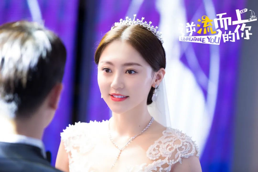 嘉行“重男轻女”,女艺人抠脚8个月,男艺人集体出逃?