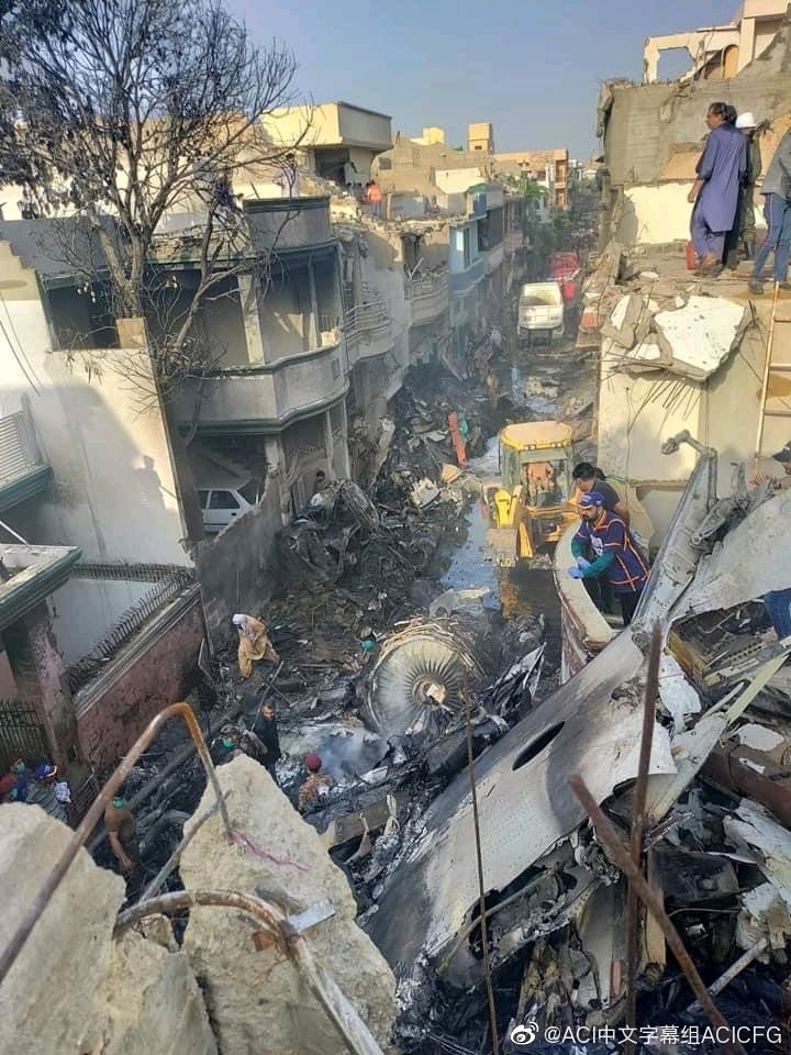声嘶力竭坠民区,回顾巴基斯坦航空8303航班2020.5.22卡拉奇空难