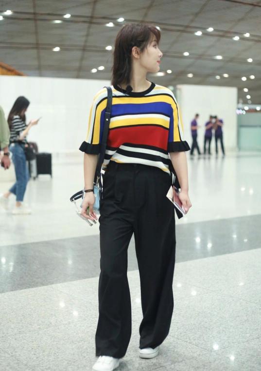 杨紫轻熟女装,杨紫轻熟风黄衣裙