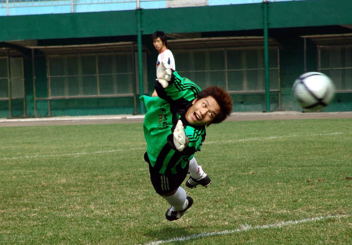 中国足球留洋传奇退役,中国足坛传奇球星有哪些