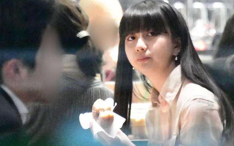 木村拓哉两个女儿相差多大,木村拓哉年轻照片和女儿对比