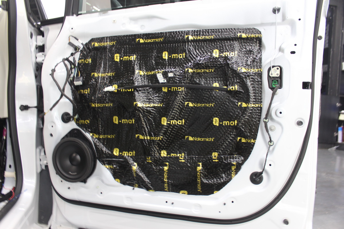 别克gl8音响改装升级,别克gl8音响改装超薄低音