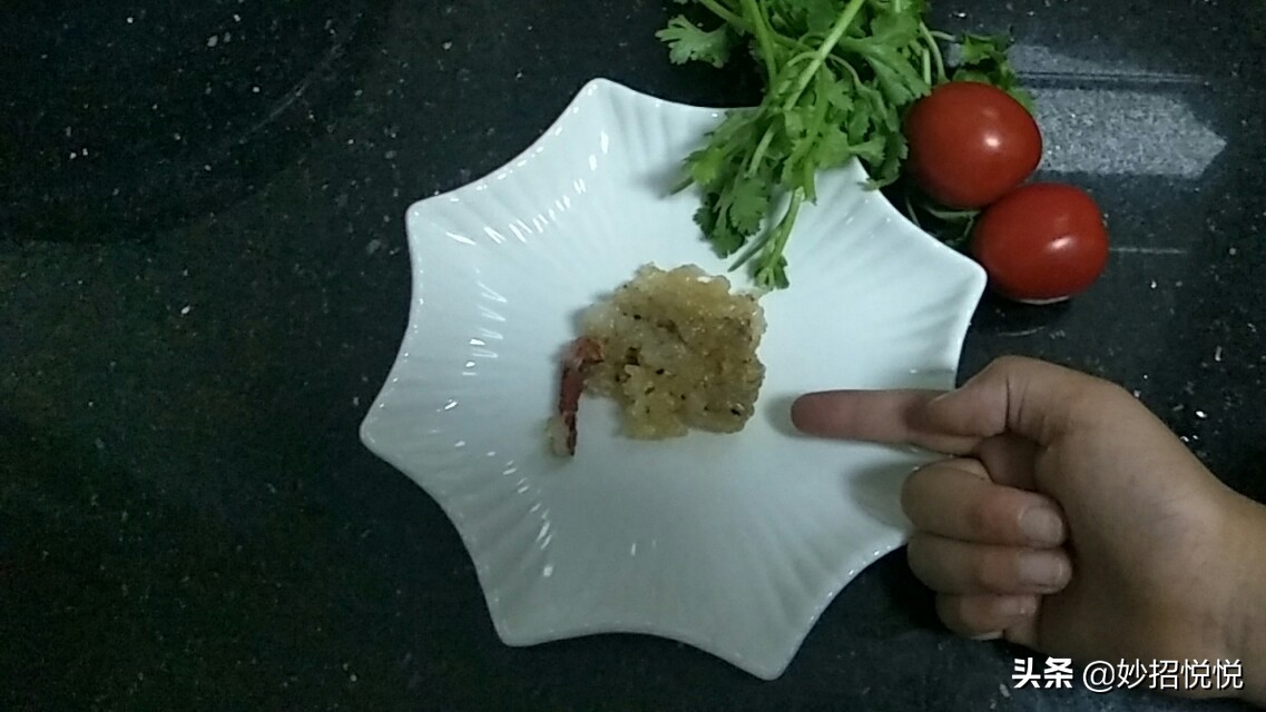 炸过东西的黑油怎样变成干净的油,炸剩的黑油怎么处理