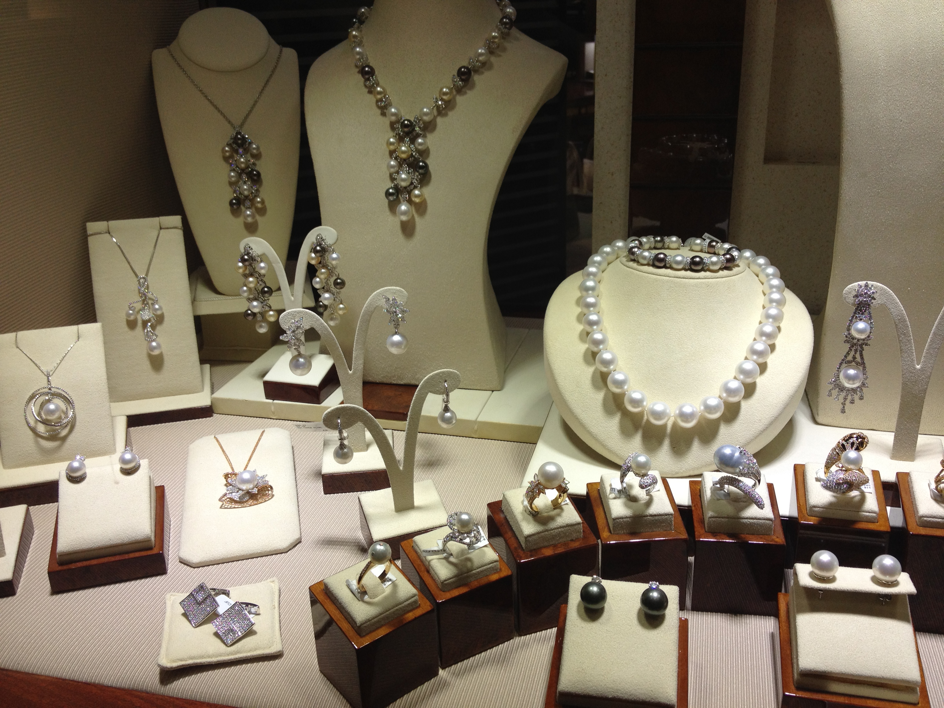 开珠宝店筹备,珠宝店如何挑选翡翠首饰