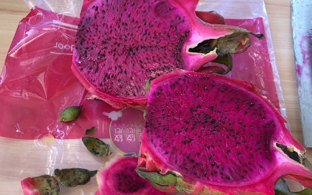 火龙果不要直接吃了简单易做,火龙果冰激淋怎么做