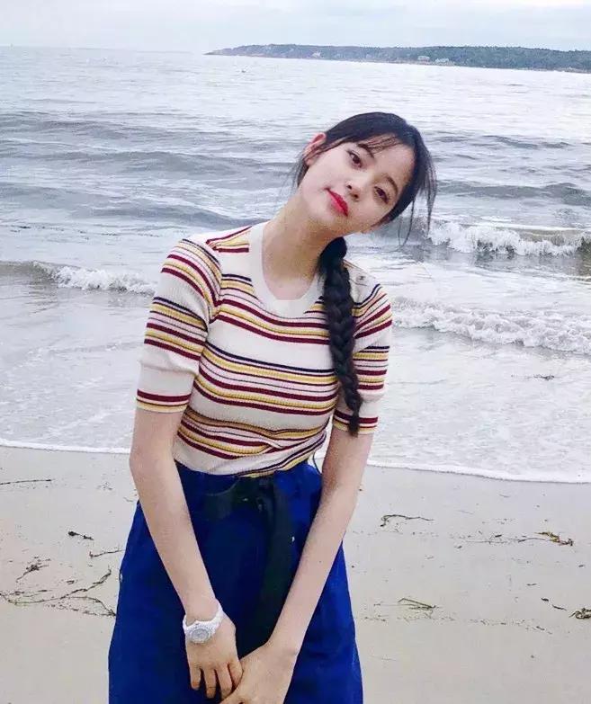 刘雯蕾丝服装,刘雯jennie