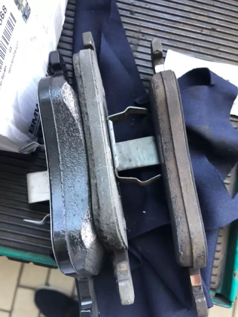 为什么宝马摩托车刹车好用,为啥宝马刹车那么硬