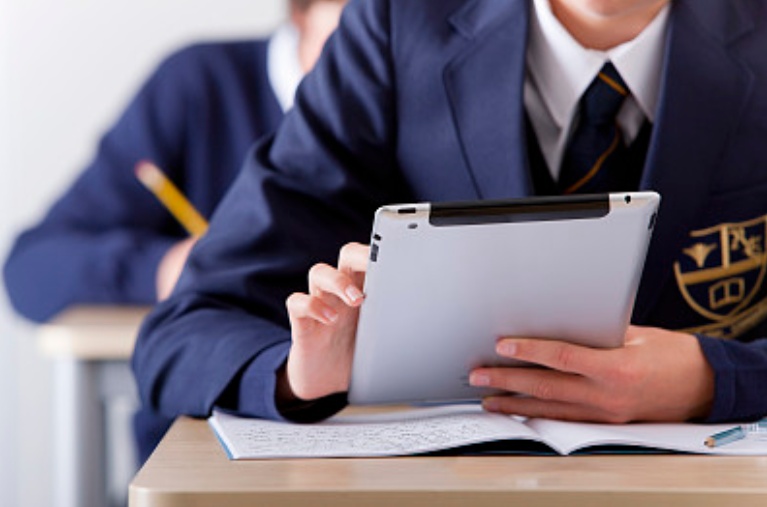 问疯了21位学长学姐，这49件私藏宝物包你玩转大学生涯！