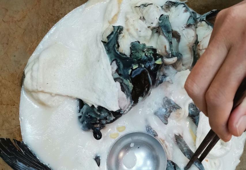 石锅鱼农家铁锅炖,特色美食石锅鱼