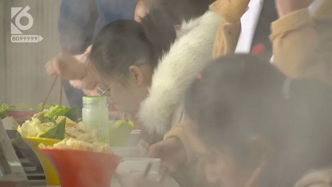 食堂4元成本的小火锅,别人家的食堂十元钱能吃小火锅