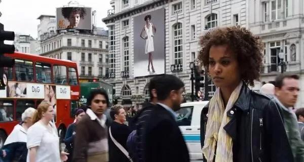 《沙漠之花》|陋习之下的女性命运