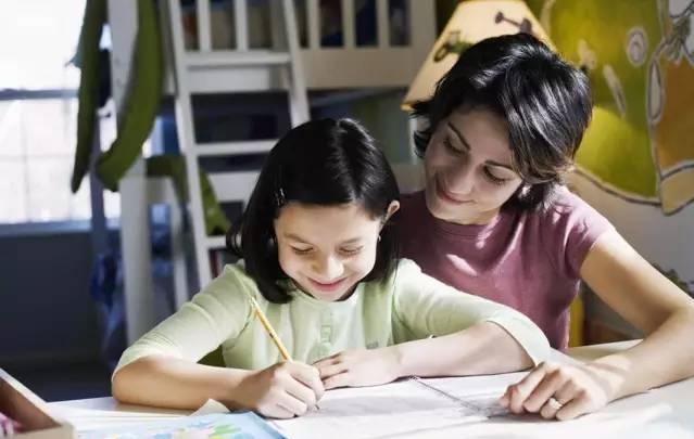 孩子出现偏科怎么办？“补习和请家教”都没用，聪明的家长这样做