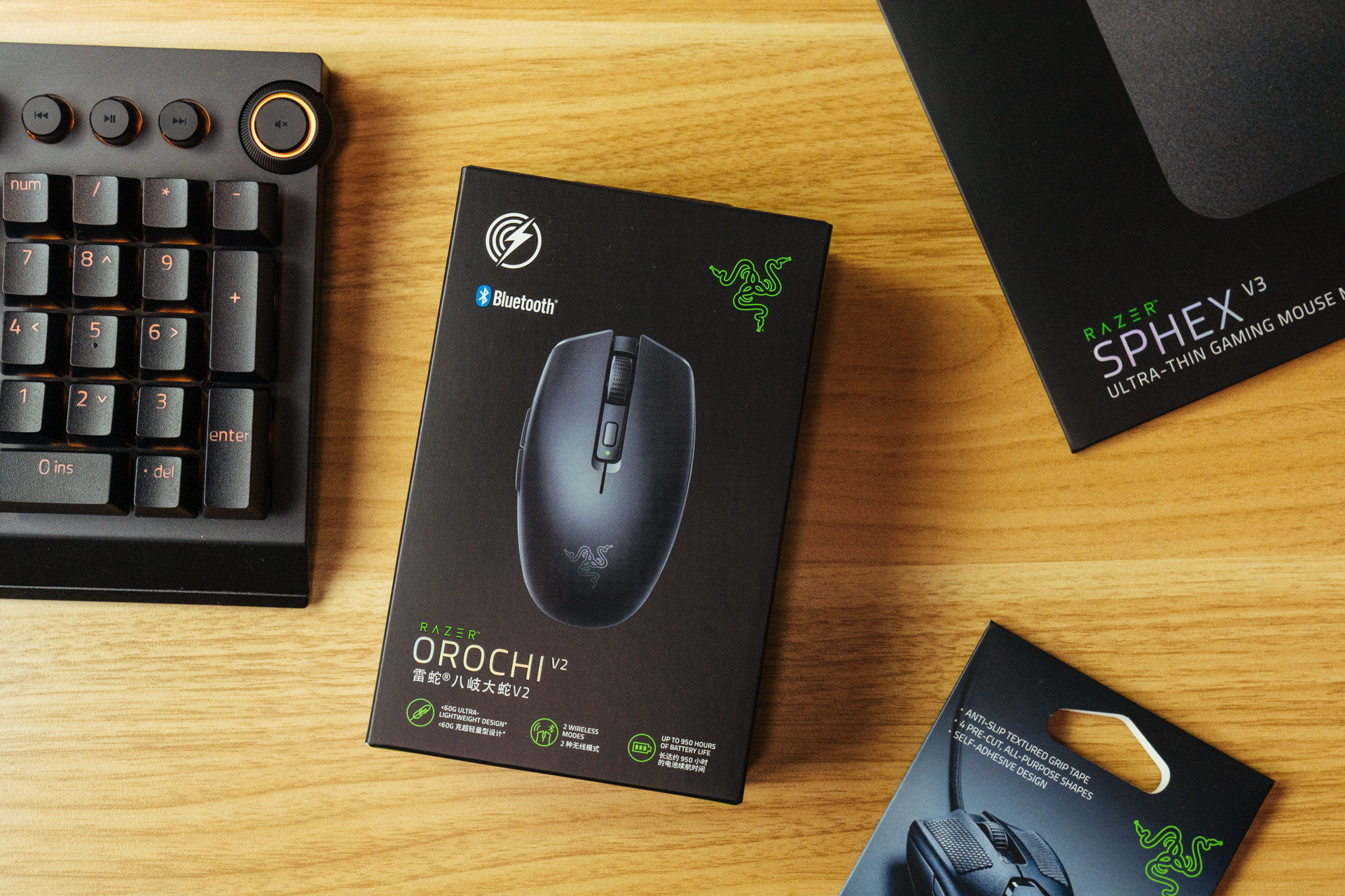 razer雷蛇毒蝰终极版轻量无线鼠标,razer八岐大蛇v2无线鼠标评测