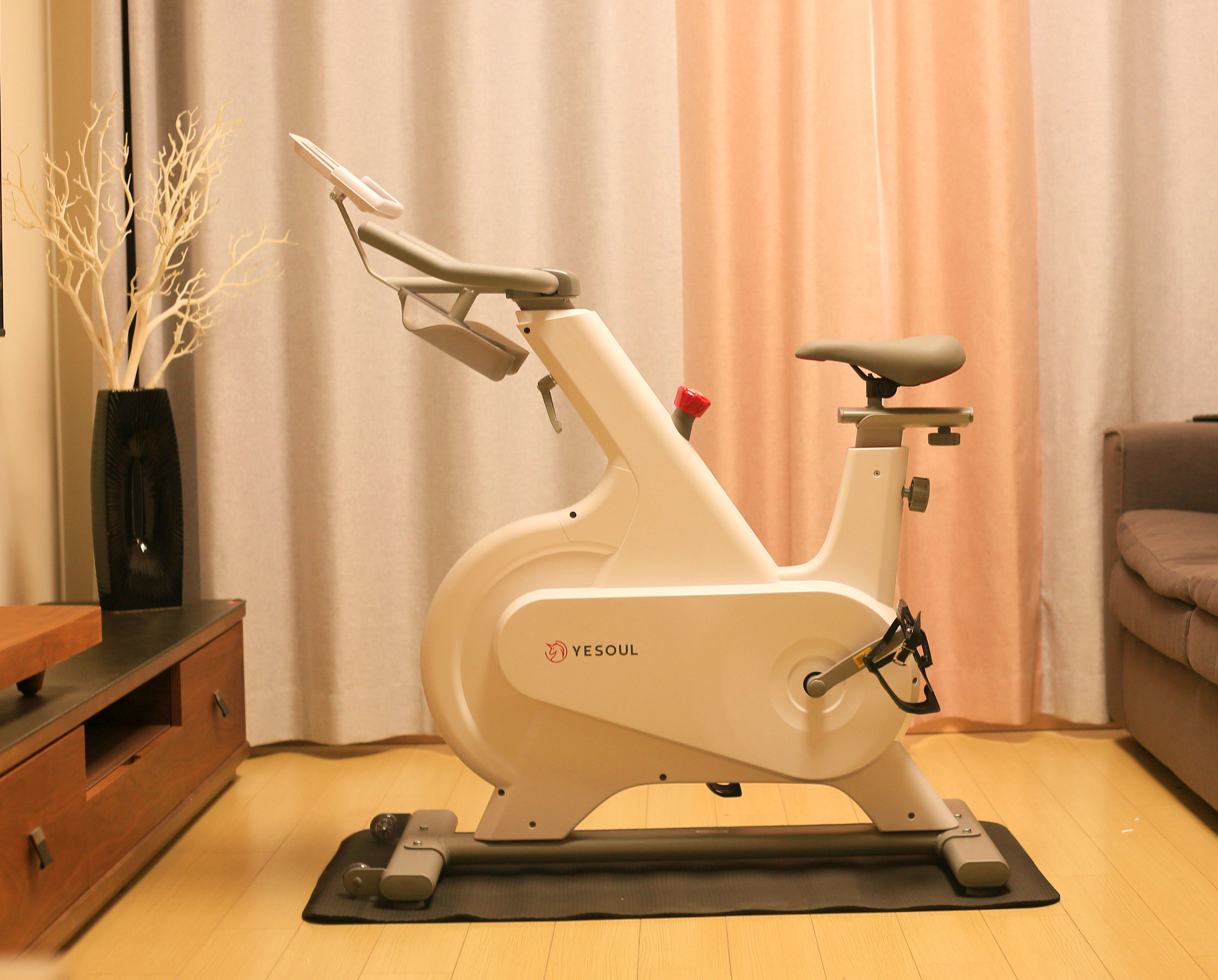 小巧静音,小户型最爱的健身神器——YESOUL野小兽M1动感单车体验