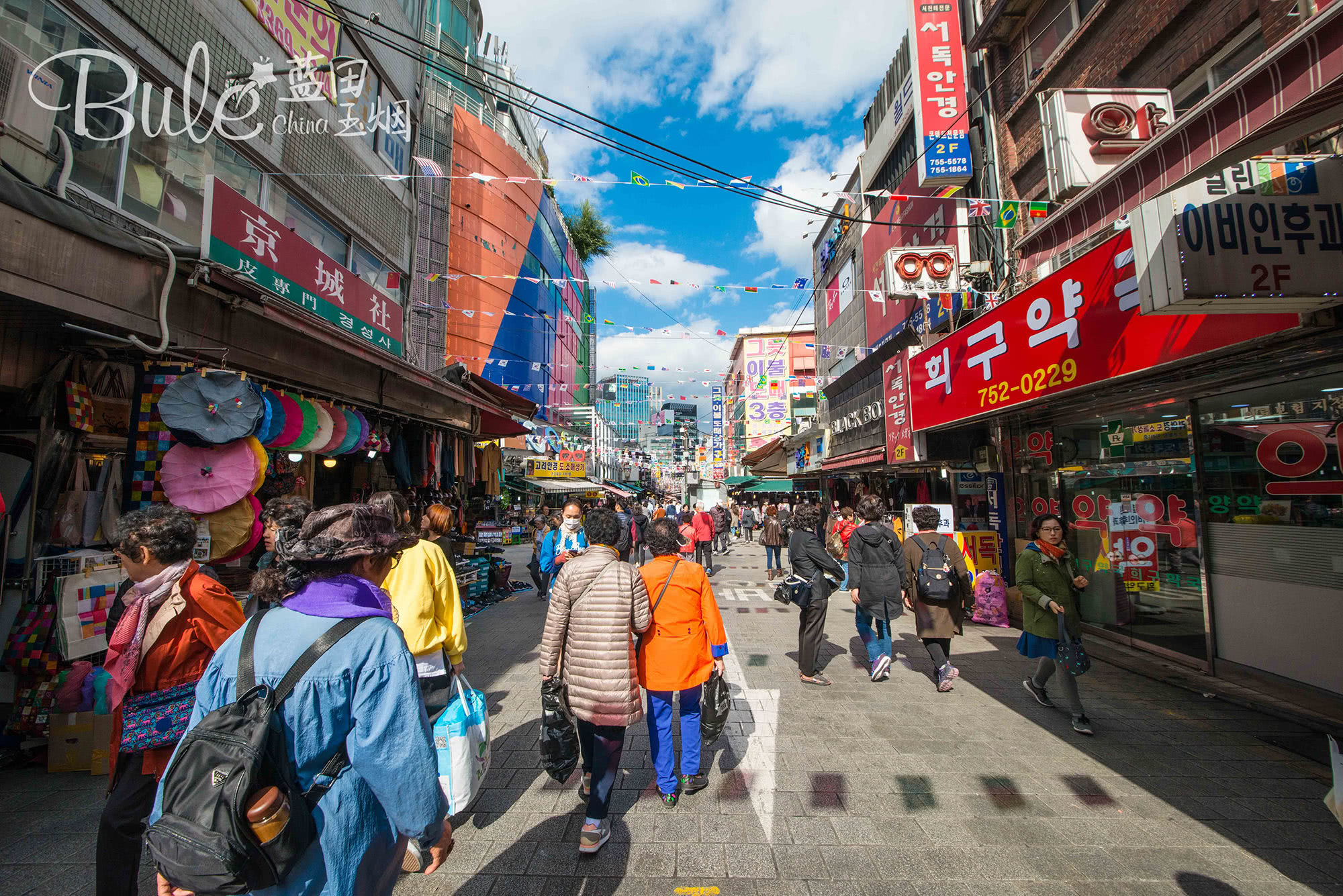 比北大门更适合买伴手礼的南大门市场,首尔便宜货的首选之地