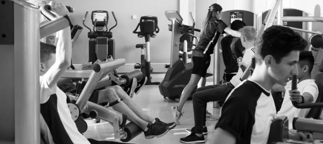 没训练肌肉胀为什么,没训练肌肉僵硬怎么回事