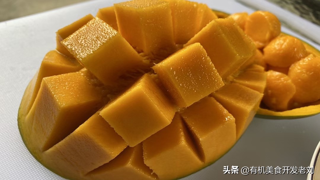芒果的快速吃法吃货一定要知道,各种品类芒果的吃法